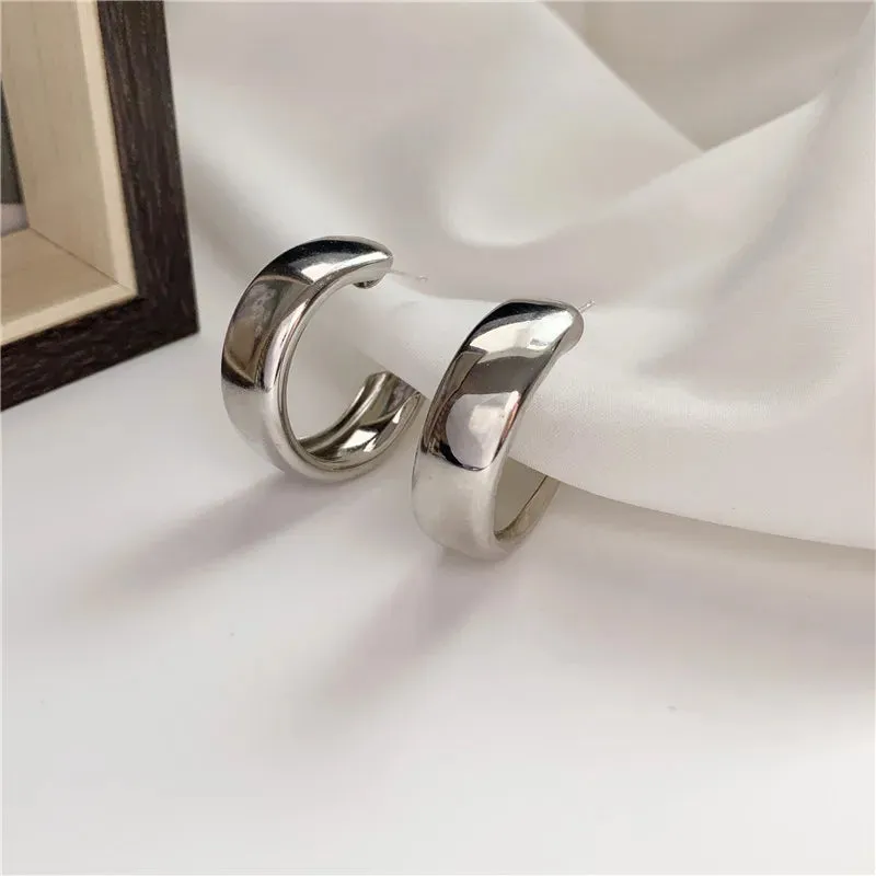 2022 Korean New Simple Temperament Circle Pearl Earrings Fashion Small Versatile Earrings Women's Jewelry