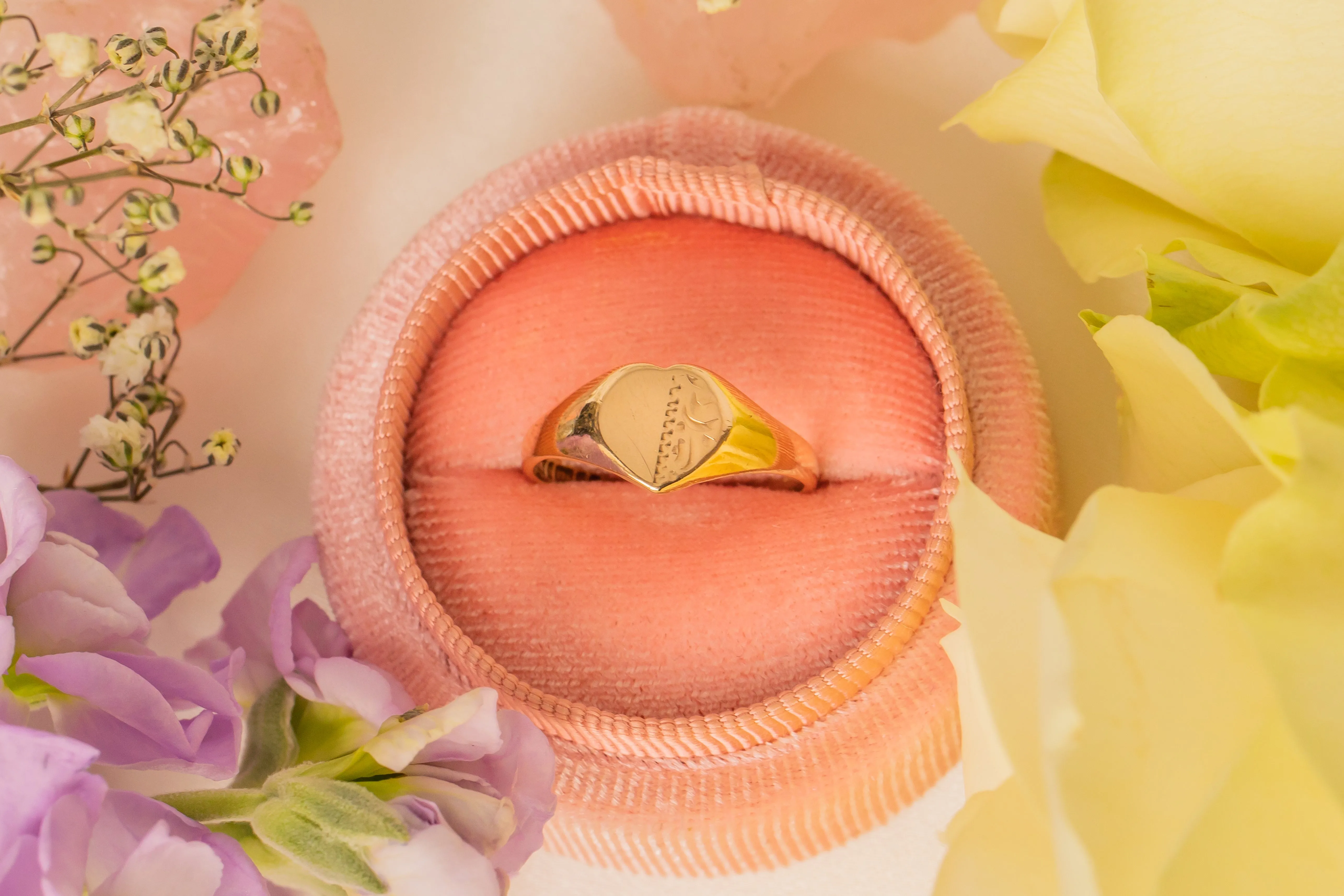 9ct Gold Engraved Heart Signet Ring