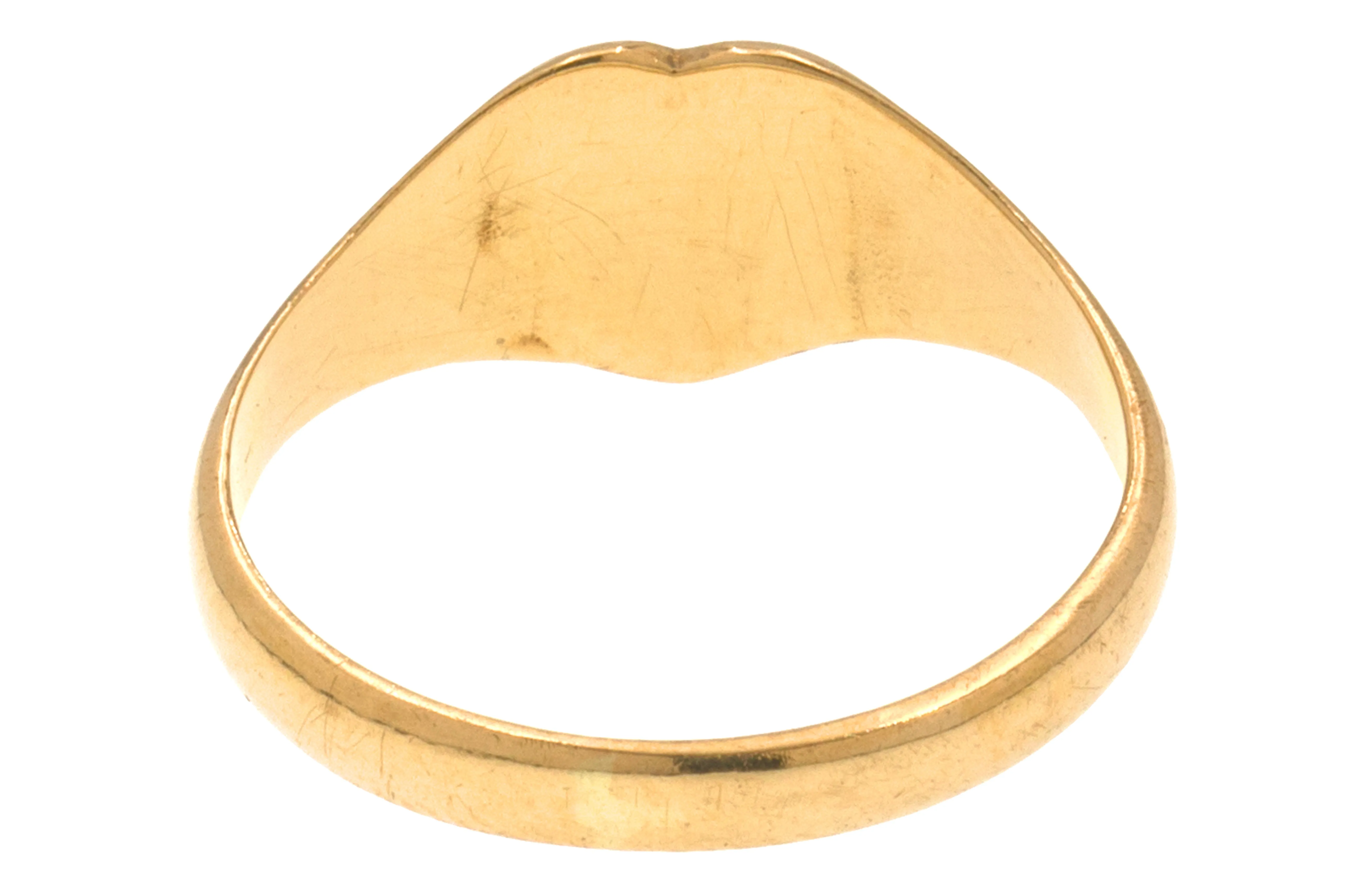 9ct Gold Engraved Heart Signet Ring