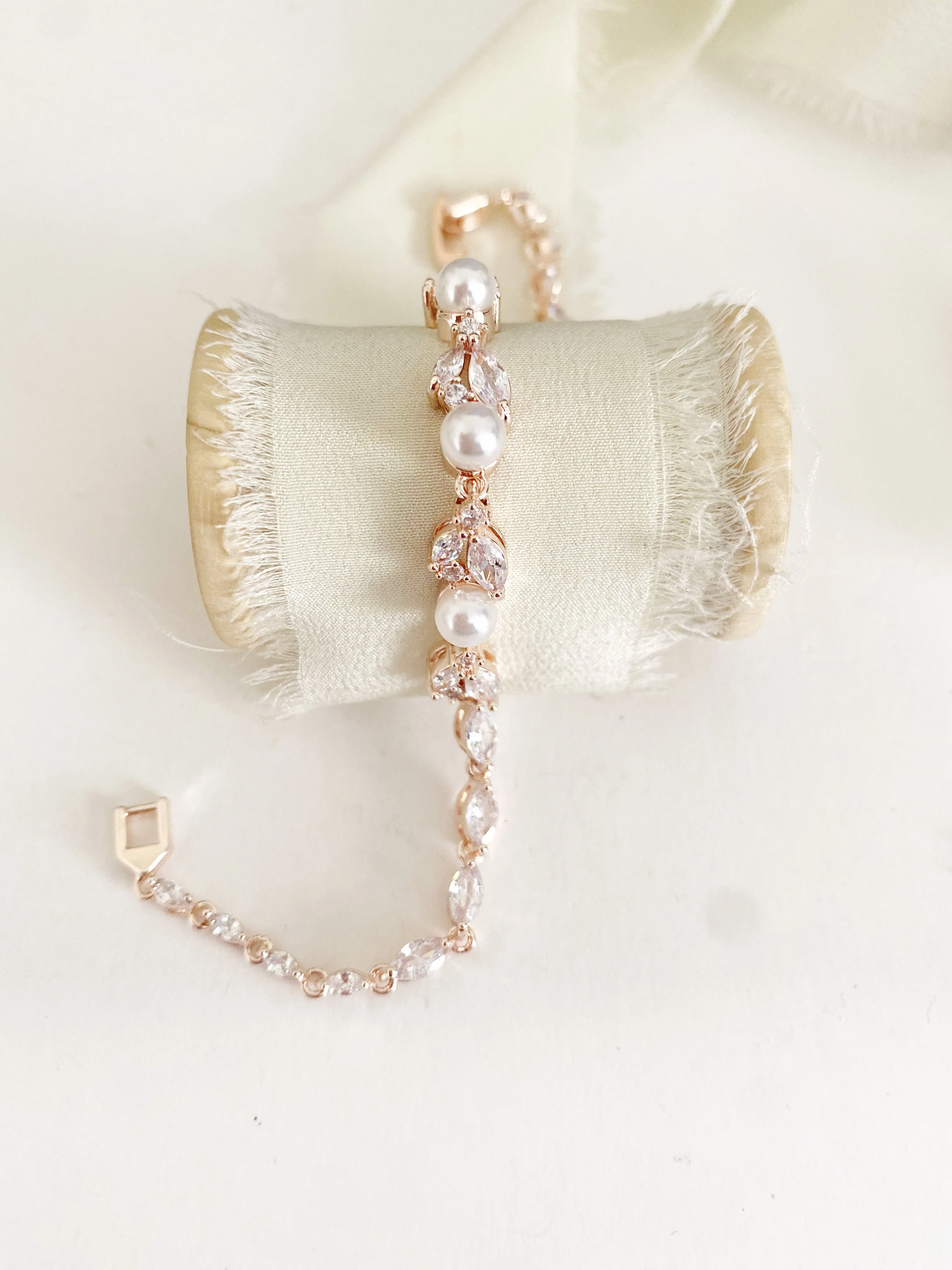 Elisia Pearl Bridal Bracelet