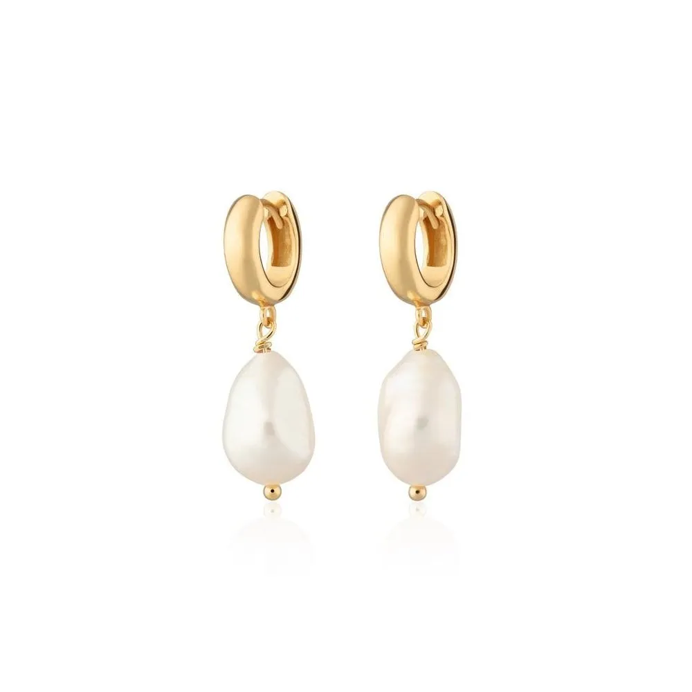 Hannah Martin Baroque Pearl Huggie Hoop Earrings - Gold - SPG-298