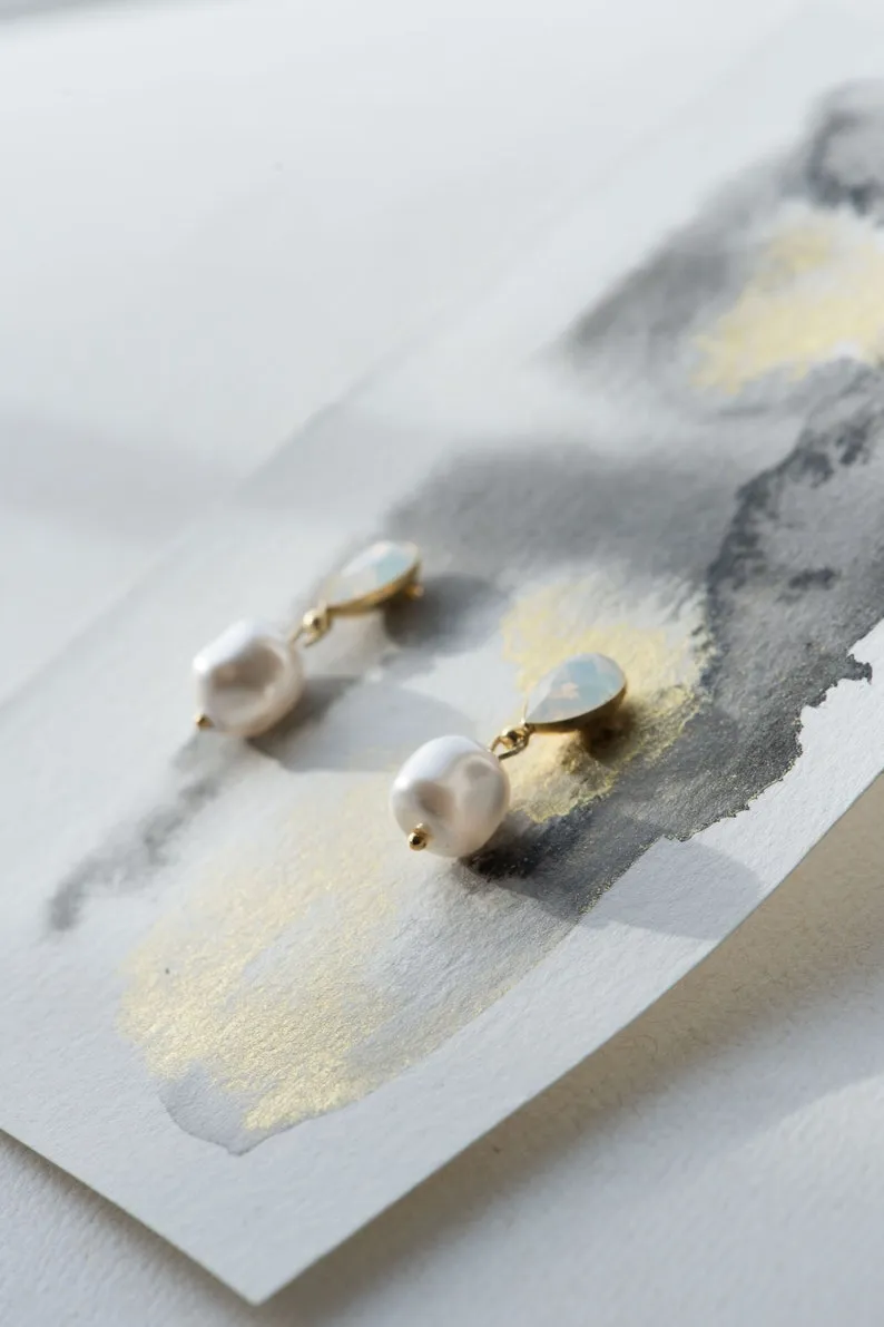 Pearl drop earrings - PERELLA