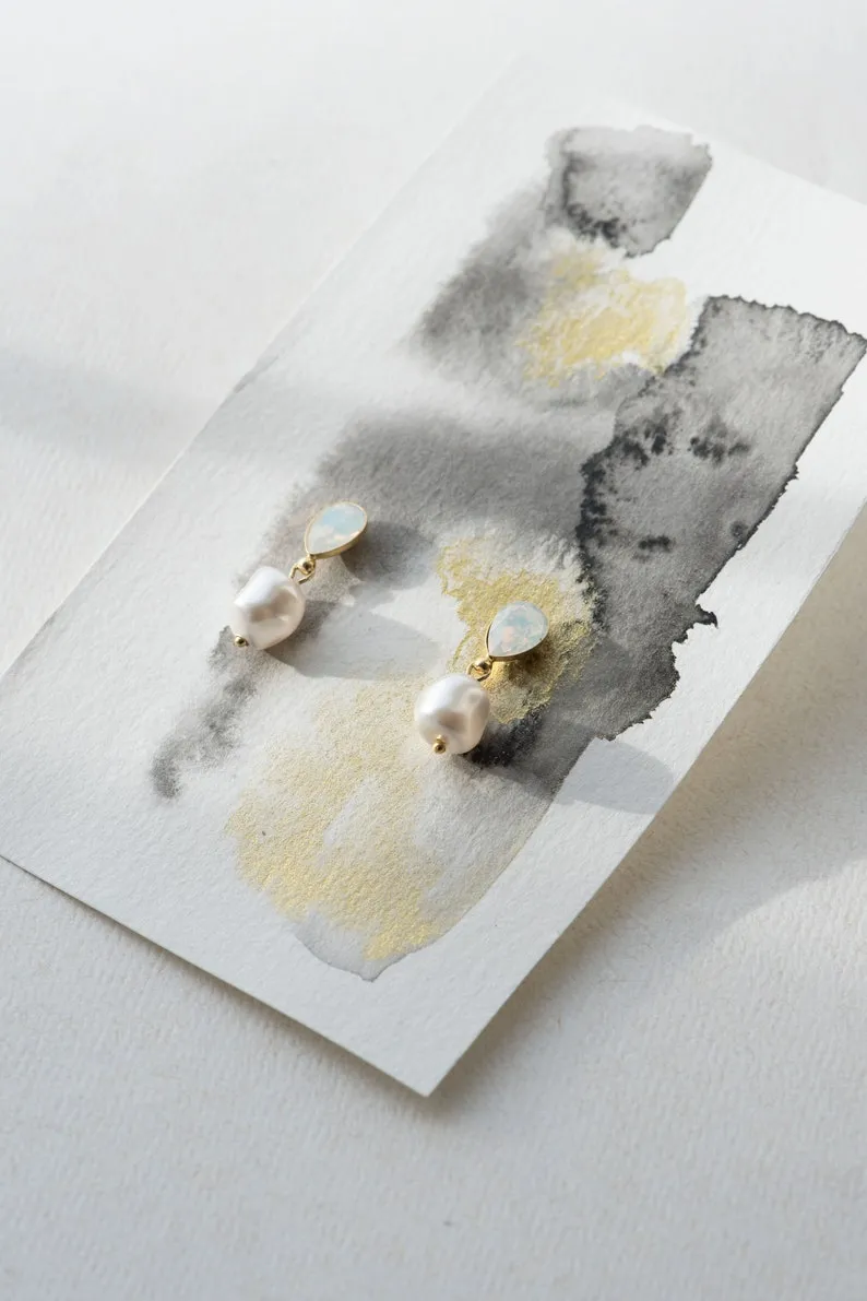 Pearl drop earrings - PERELLA