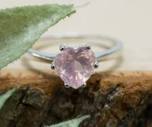 Rose Quartz Ring; Natural Untreated Brazil Quartz; 1.175cts