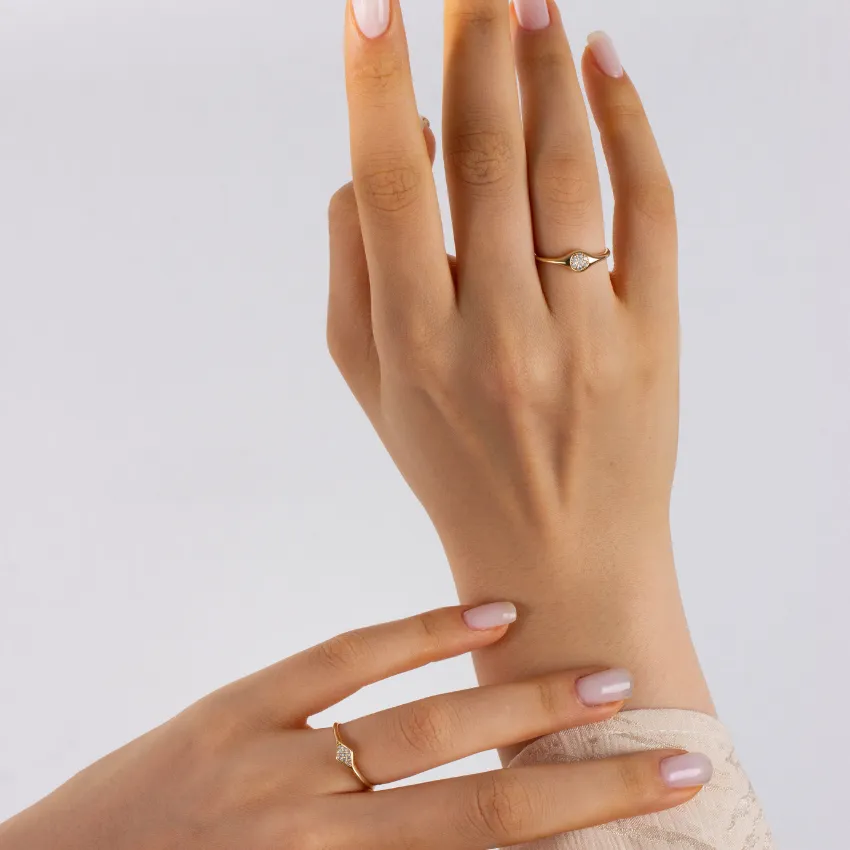 Round Pavé Signet Ring