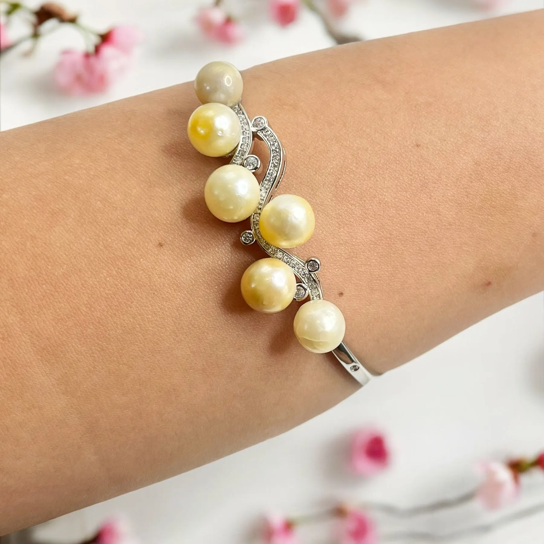 SOUTH SEA PEARL BRACELET